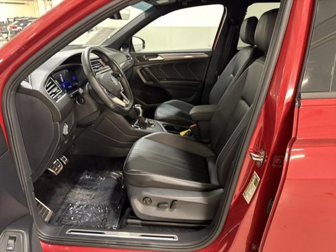 Certified 2024 Volkswagen Tiguan SE R-Line FWD image 12