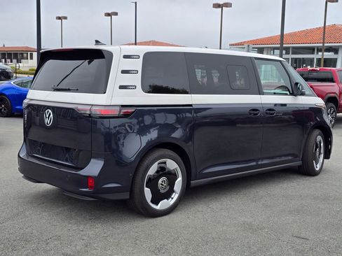 Used 2025 Volkswagen ID. Buzz Pro S Plus AWD/4WD image 4