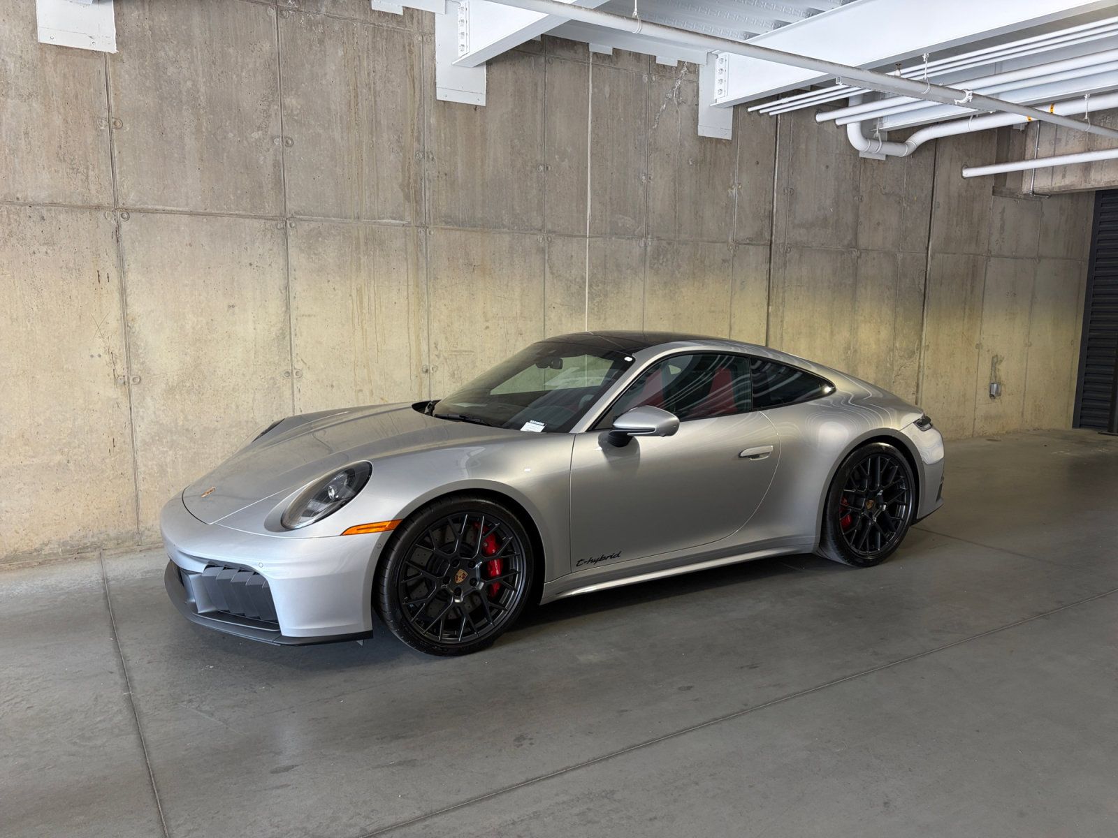 Certified 2025 Porsche 911 Carrera GTS RWD image 1