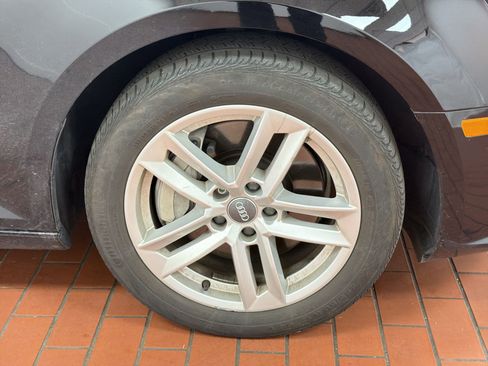 Used 2017 Audi A4 2.0T Premium image 10