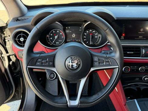 Used 2019 Alfa Romeo Stelvio Ti w/ Nero Edizione image 15