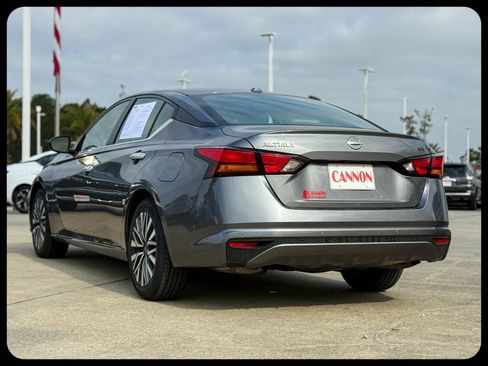 Used 2024 Nissan Altima 2.5 SV image 6