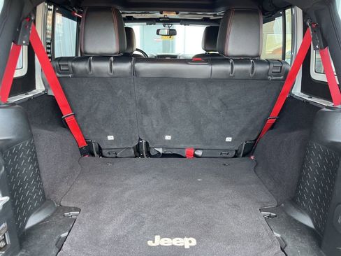 Used 2017 Jeep Wrangler Unlimited Rubicon image 45