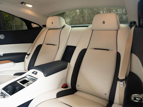Used 2019 Rolls-Royce Wraith image 21