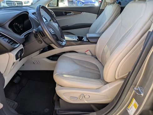 Used 2017 Lincoln MKX Select w/ Select Plus Package image 7