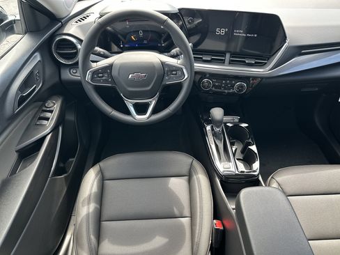 New 2026 Chevrolet Trax ACTIV w/ Sunroof Package FWD image 24