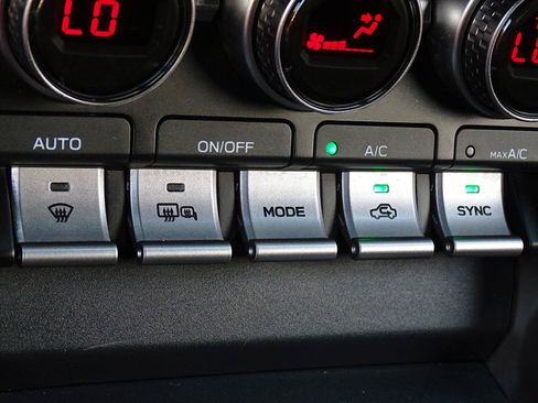Used 2025 Toyota GR86 Premium w/ Performance Package RWD image 33