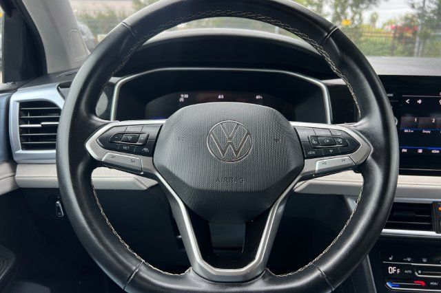 Used 2025 Volkswagen Taos SE FWD image 28