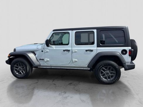 Used 2024 Jeep Wrangler Unlimited Sport AWD/4WD image 2