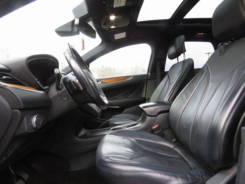 Used 2017 Lincoln MKC Reserve w/ Lincoln MKC Climate Package image 10