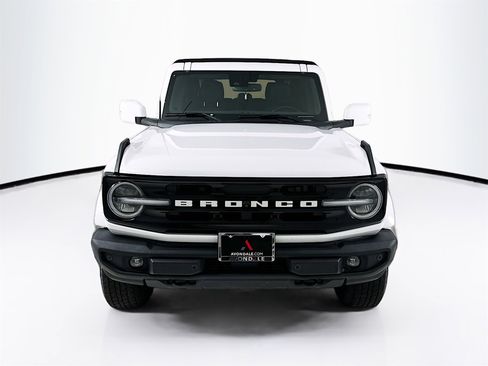 Used 2022 Ford Bronco Outer Banks image 2