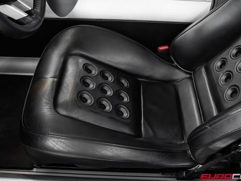 Used 2005 Ford GT RWD image 44