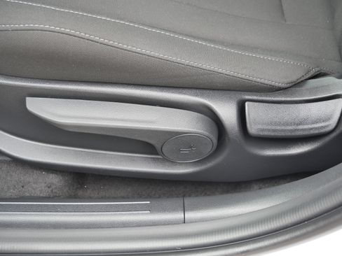 Certified 2025 Hyundai Elantra SEL image 20