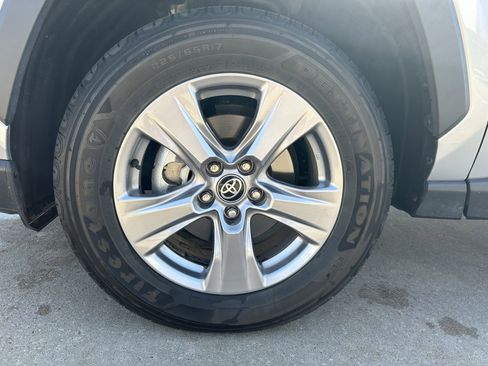 Certified 2025 Toyota RAV4 XLE AWD/4WD image 11