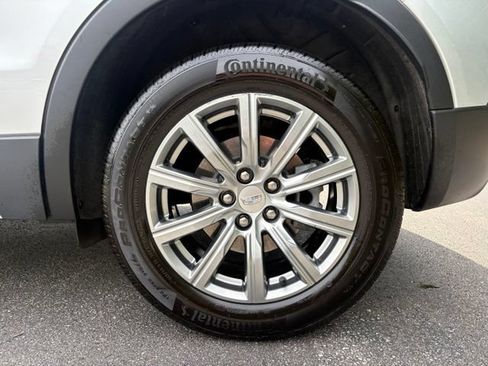 Used 2021 Cadillac XT4 Premium Luxury w/ Cold Weather Package FWD image 14