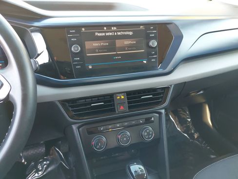 Used 2022 Volkswagen Taos SE image 19