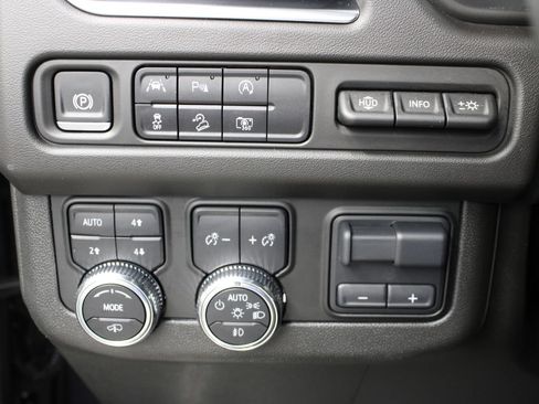 Used 2024 GMC Yukon XL AT4 w/ AT4 Premium Plus Package AWD/4WD image 63