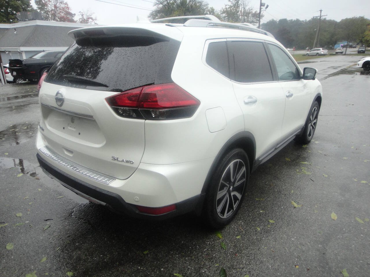 Used 2020 Nissan Rogue SL w/ Premium Package AWD/4WD image 4