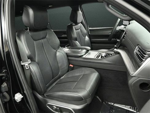 Used 2023 Jeep Wagoneer Series II image 24