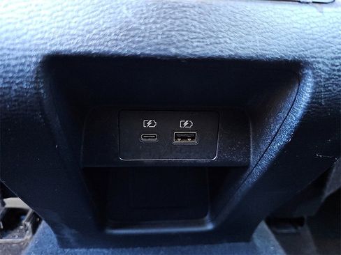 Used 2024 Mitsubishi Outlander SE image 12