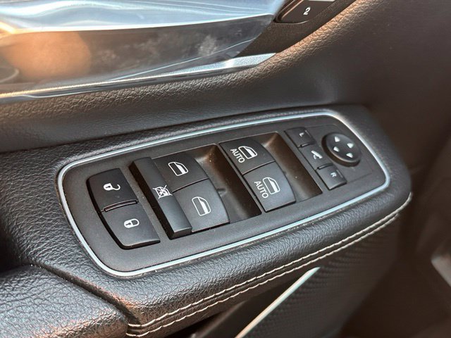 Used 2022 RAM 1500 Laramie AWD/4WD image 16