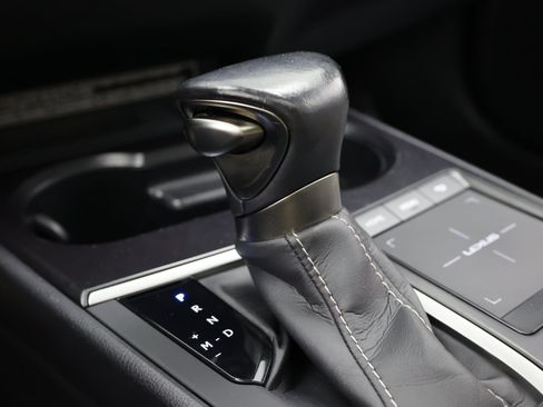 Used 2022 Lexus UX 200 w/ Accessory Package (Z1) FWD image 23