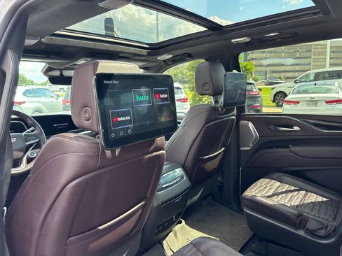 Used 2023 Cadillac Escalade ESV Sport Platinum AWD/4WD image 26
