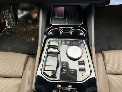 Used 2026 BMW 530i w/ Convenience Package RWD image 11