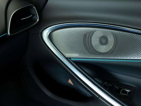 Used 2023 McLaren Artura image 25