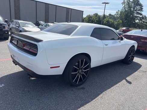 Used 2023 Dodge Challenger SXT RWD image 7