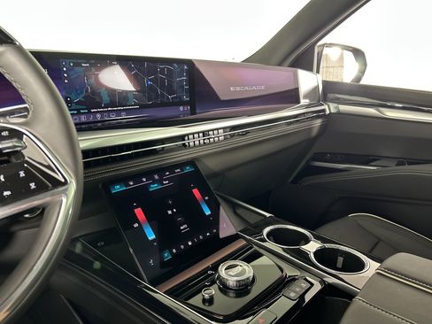 New 2025 Cadillac Escalade Sport w/ Touring Package image 32