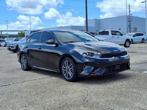 Used 2023 Kia Forte GT-Line w/ GT-Line Premium Package FWD image 2