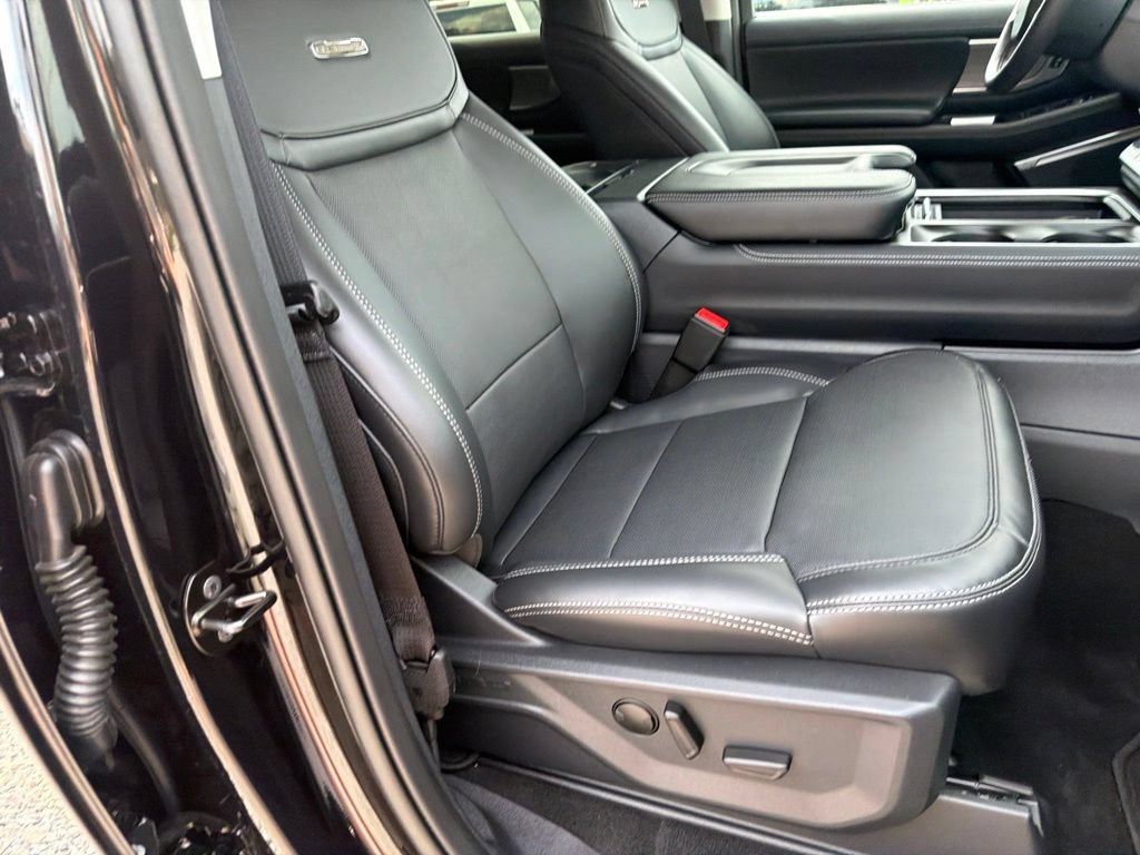 Used 2026 Ford Expedition Platinum w/ Driver's Package AWD/4WD image 59