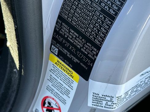 Used 2020 Jaguar E-PACE SE image 37