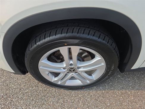 Used 2018 Mercedes-Benz GLA 250 image 12