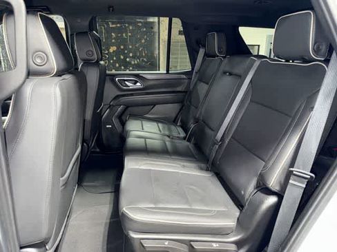 Used 2024 GMC Yukon SLT AWD/4WD image 15