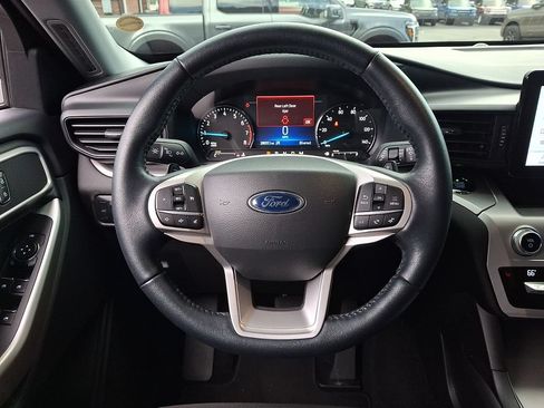 Used 2021 Ford Explorer XLT w/ Class III Trailer Tow Package AWD/4WD image 19