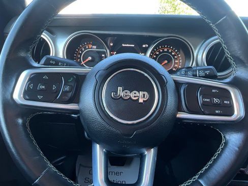 Used 2019 Jeep Wrangler Unlimited Sahara w/ Uconnect 4C Nav & Sound Group AWD/4WD image 13