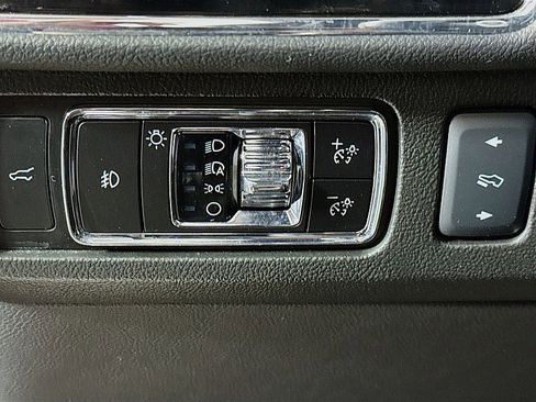 Used 2024 Lincoln Navigator Premiere image 10