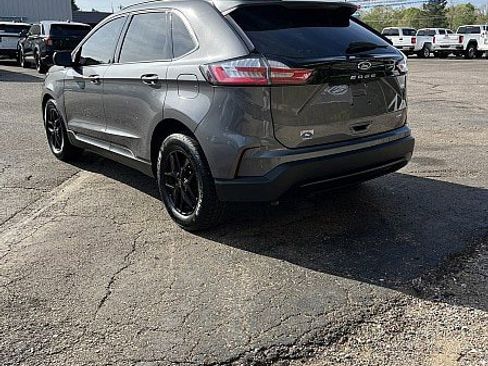 Used 2023 Ford Edge SE AWD/4WD image 5