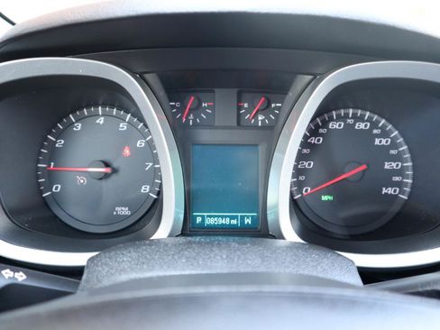 Used 2017 Chevrolet Equinox LT w/ Convenience Package FWD image 24