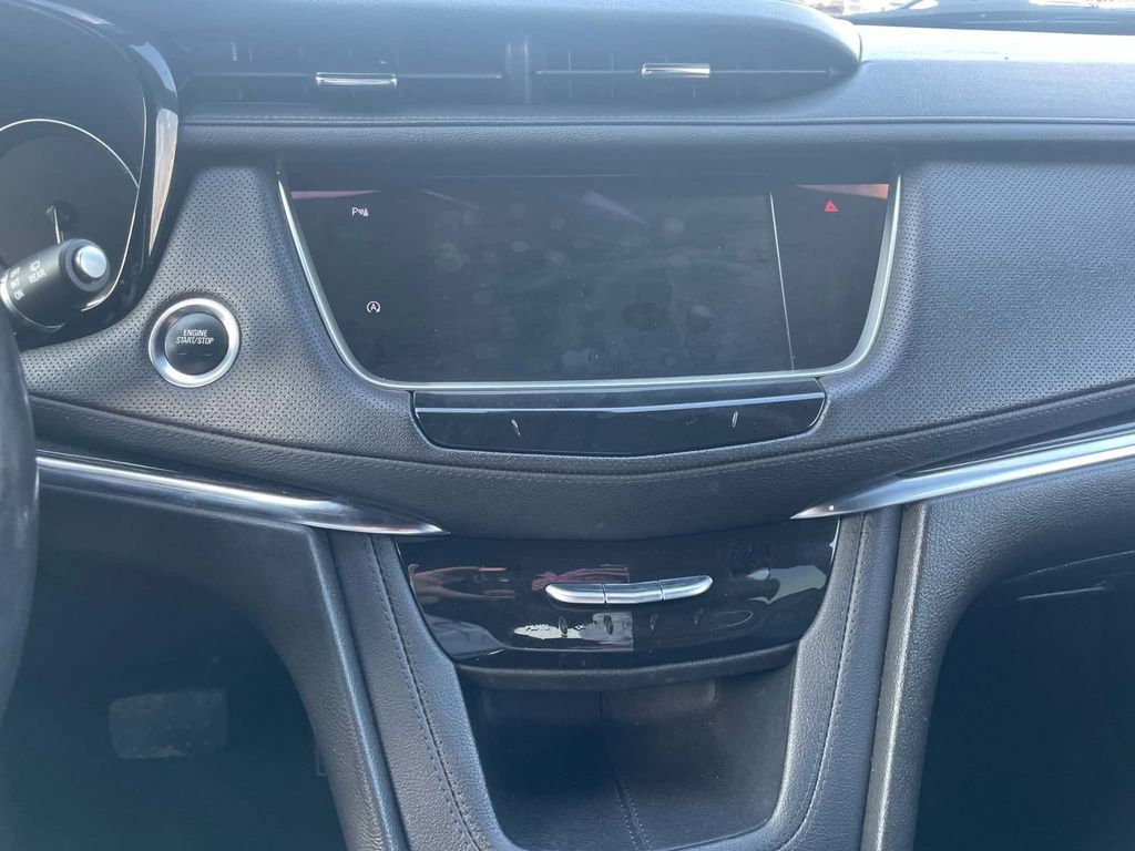 Used 2022 Cadillac XT5 Premium Luxury FWD image 14