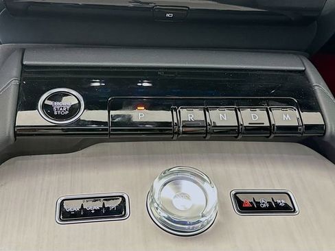 New 2025 Lincoln Navigator L Reserve w/ Jet Appearance Package image 17