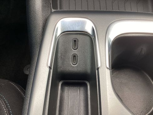 Used 2026 Chevrolet Equinox EV LT w/ Comfort Package FWD image 21