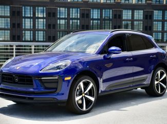 Used 2025 Porsche Macan image 1
