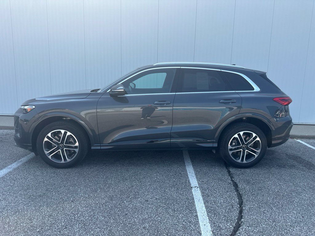 Used 2025 Audi Q5 Premium AWD/4WD image 3