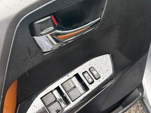 Used 2017 Toyota RAV4 SE FWD image 16