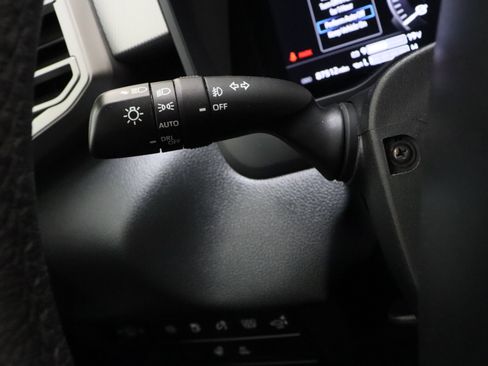 Used 2023 Toyota Tundra Limited AWD/4WD image 29