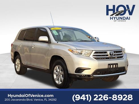 Used 2012 Toyota Highlander FWD image 1
