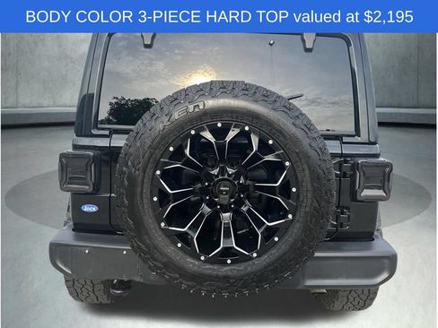 Used 2018 Jeep Wrangler Unlimited Sahara w/ Dual Top Group AWD/4WD image 6